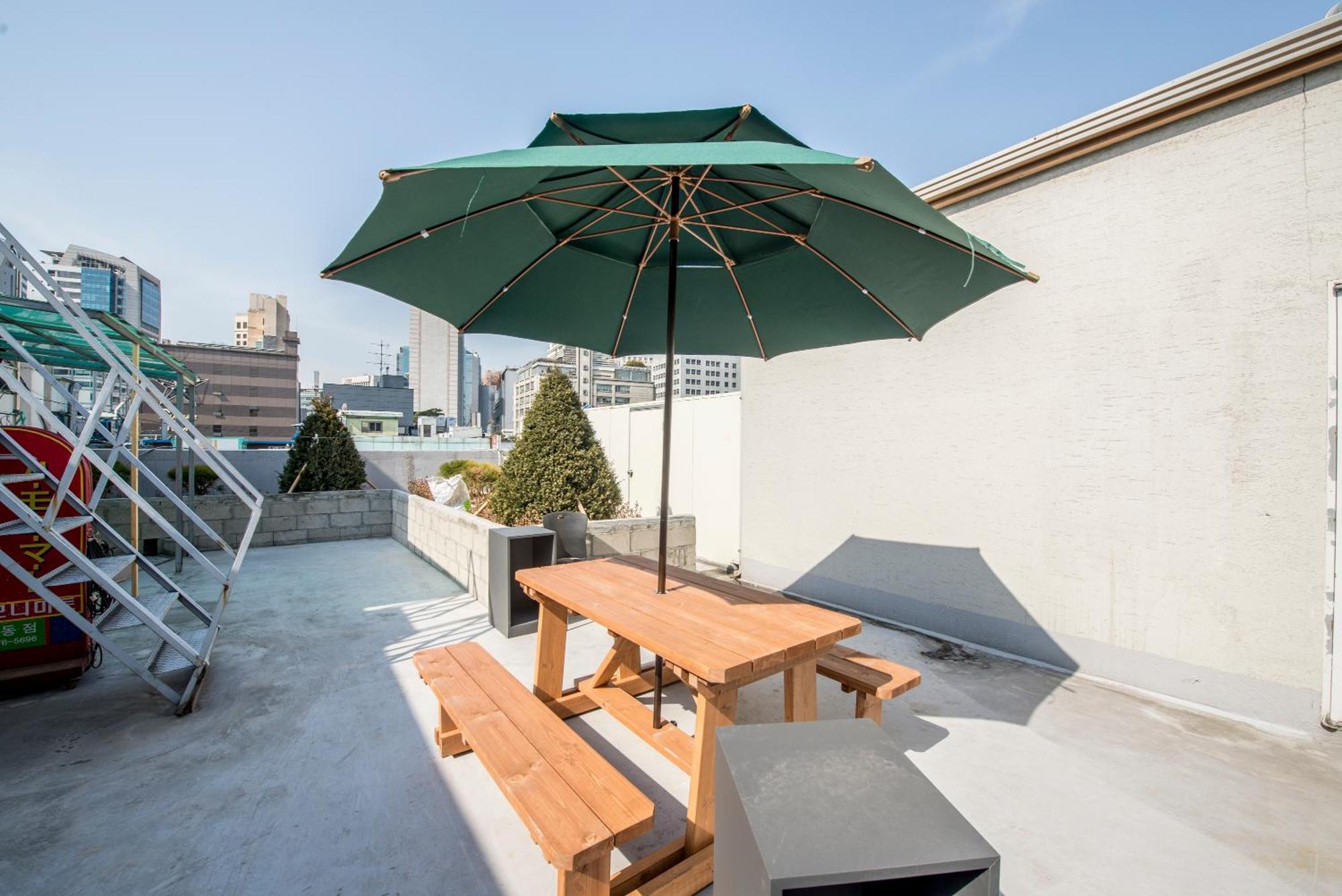 Guest house Philstay Myeongdong Metro 2*